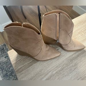 Jessica Simpson wedge zip boot size 8
